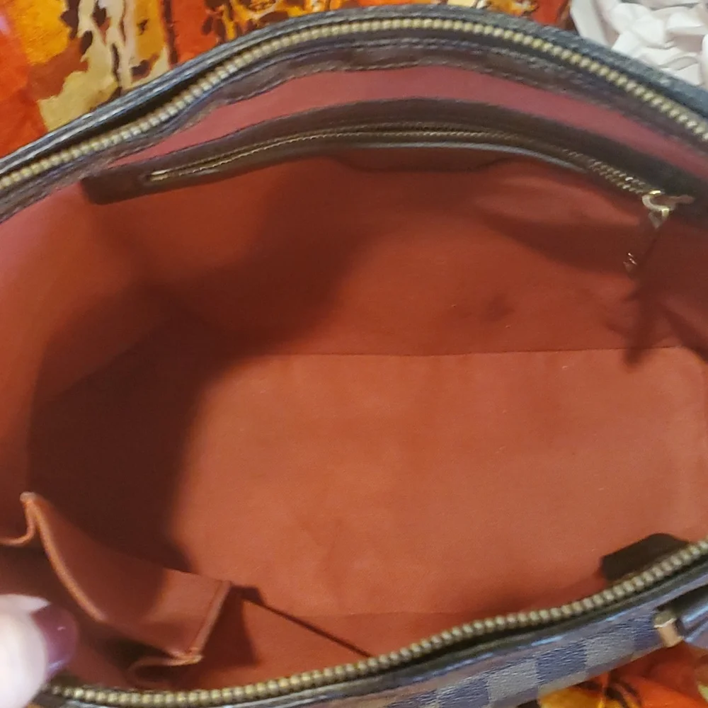 Louis Vuitton Bag with COA - Picture 13 of 16